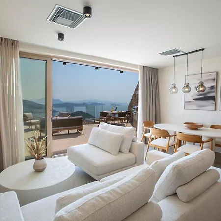 Aurora Villa *
